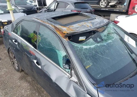 2014 Mercedes-Benz E 350 z USA, uszkodzony, nr VIN WDDHF5KB7EB054765